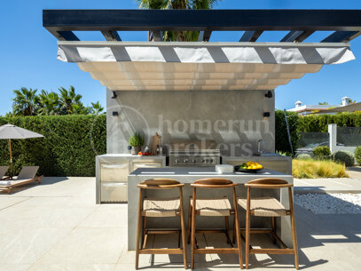 Villa Malibu – Modern lyxvilla med havsutsikt i Nueva Andalucía