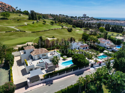 Villa Malibu – Modern lyxvilla med havsutsikt i Nueva Andalucía
