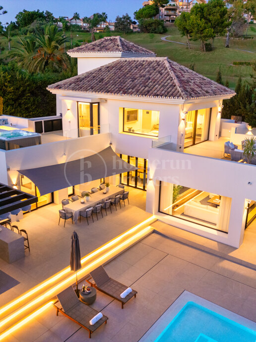 Villa Malibu - Modern Luxury villa with Sea Views in Nueva Andalucia