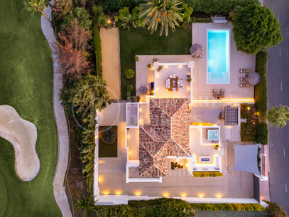 Villa Malibu – Modern lyxvilla med havsutsikt i Nueva Andalucía