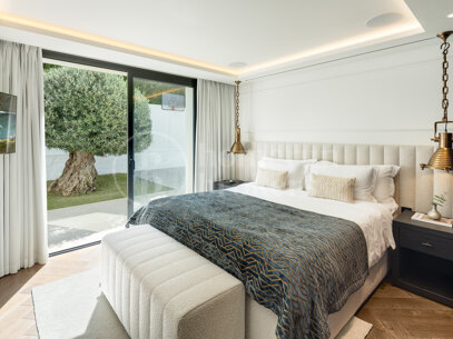Villa Malibu – Modern lyxvilla med havsutsikt i Nueva Andalucía