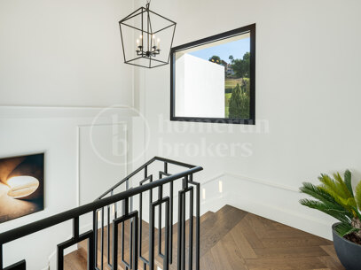 Villa Malibu – Modern lyxvilla med havsutsikt i Nueva Andalucía