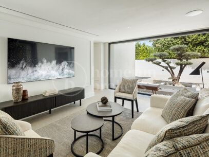 Villa Malibu – Modern lyxvilla med havsutsikt i Nueva Andalucía