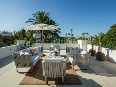 Villa Malibu – Modern lyxvilla med havsutsikt i Nueva Andalucía