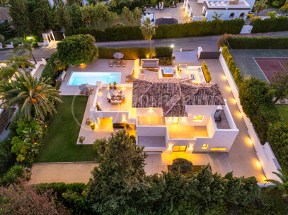Villa Malibu – Modern lyxvilla med havsutsikt i Nueva Andalucía