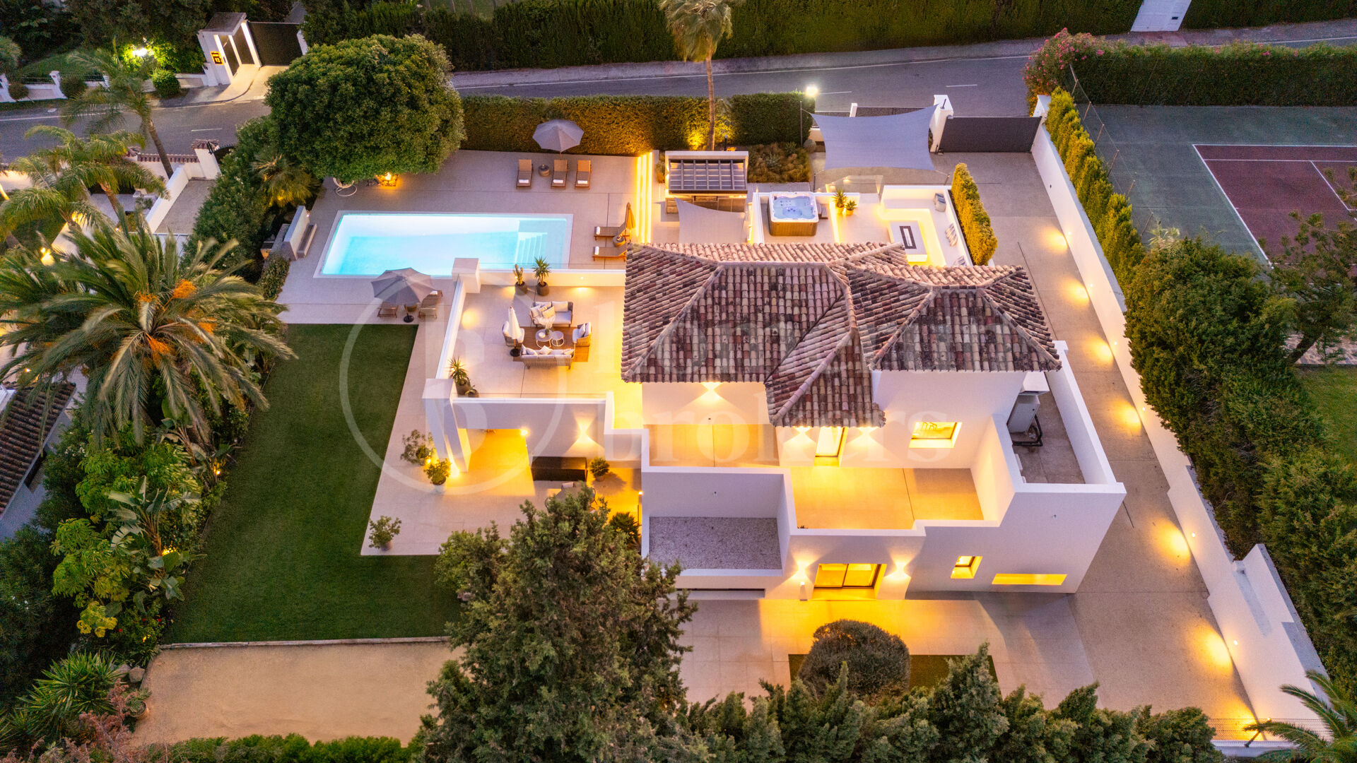 Villa Malibu - Modern Luxury villa with Sea Views in Nueva Andalucia