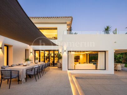 Villa Malibu – Modern lyxvilla med havsutsikt i Nueva Andalucía