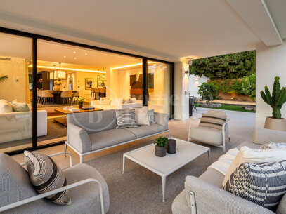 Villa Malibu – Modern lyxvilla med havsutsikt i Nueva Andalucía