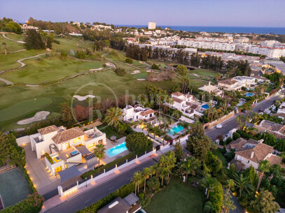 Villa Malibu – Modern lyxvilla med havsutsikt i Nueva Andalucía