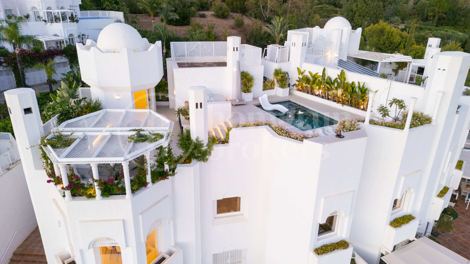 Penthouse Colgantes - Luxury Renovated Penthouse with Sea Views