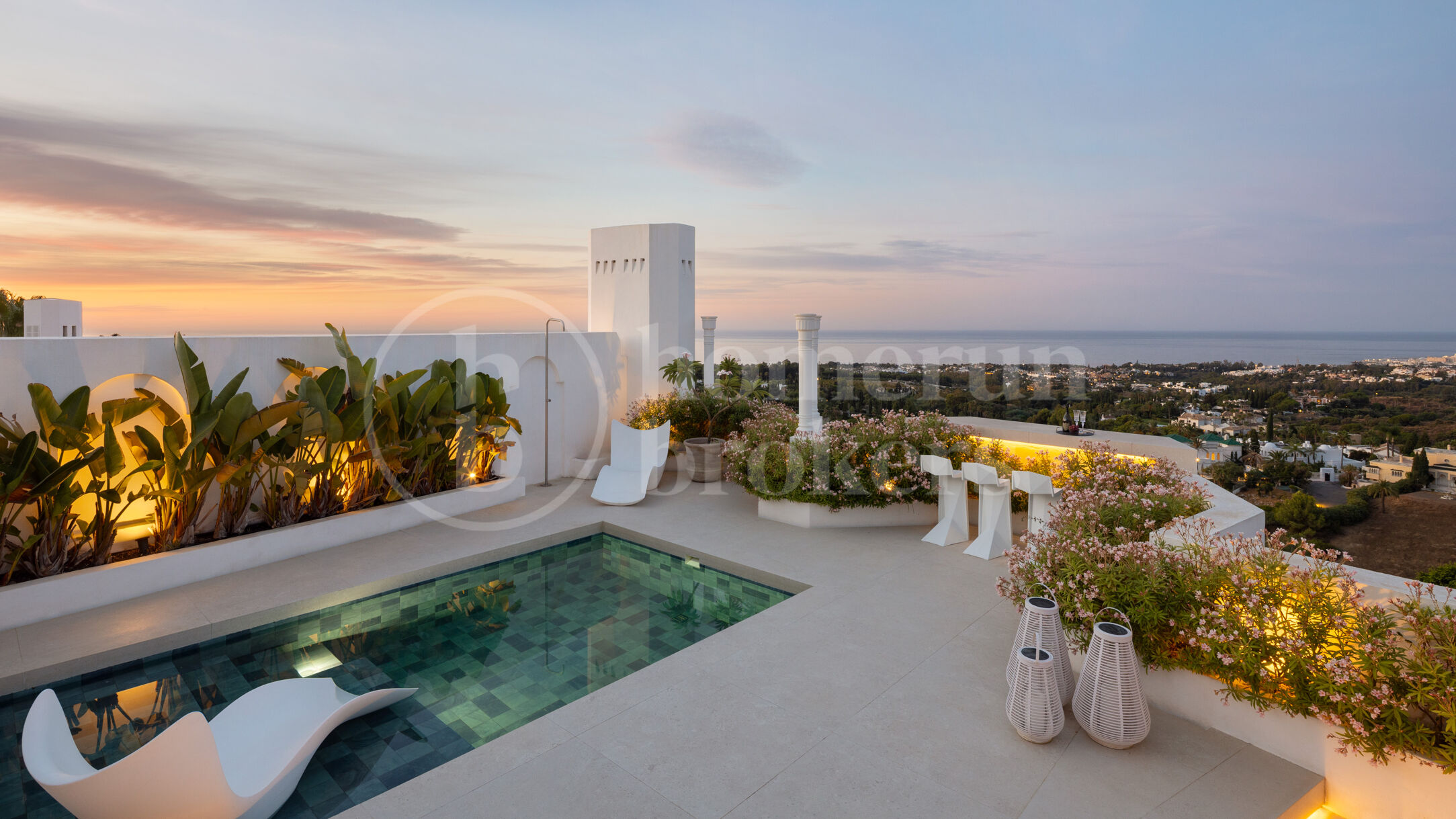 Penthouse Colgantes - Luxury Renovated Penthouse with Sea Views