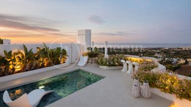 Penthouse Colgantes - Luxury Renovated Penthouse with Sea Views