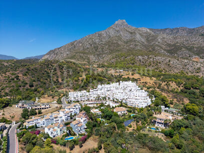 Penthouse Colgantes - Luxury Renovated Penthouse with Sea Views