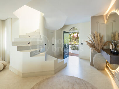 Penthouse Colgantes - Luxury Renovated Penthouse with Sea Views