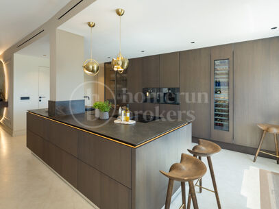 Penthouse Colgantes - Luxury Renovated Penthouse with Sea Views