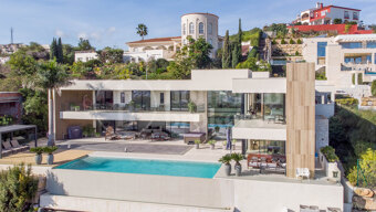 Villa Rabella - with panoramic mountain, golf and sea views in La Alqueria, Benahavis