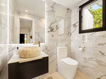 Villa Hibu – Renovated 4-Bedroom Andalusian Villa for Sale in Marbella Country Club