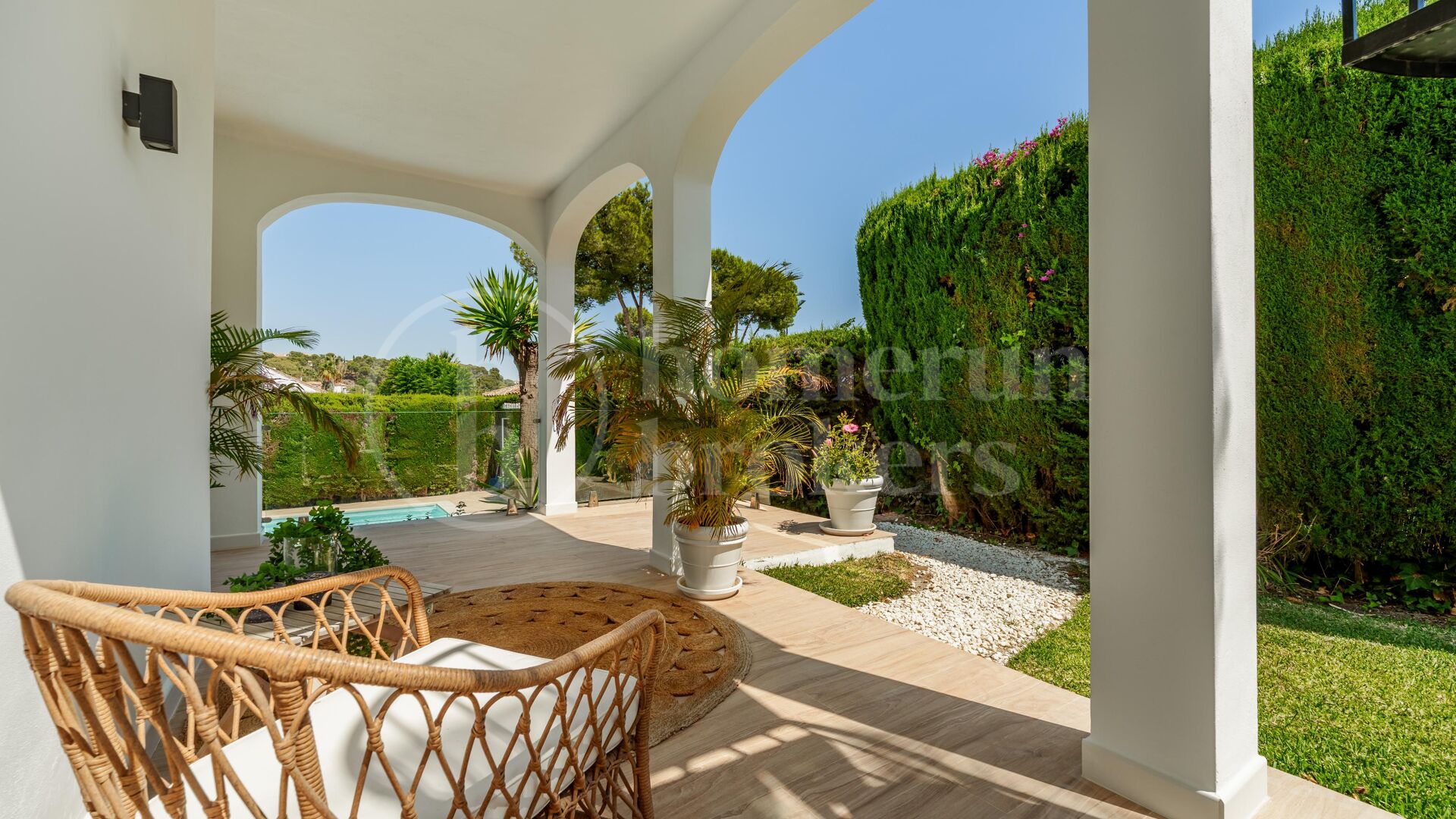 Villa Hibu – Renovated 4-Bedroom Andalusian Villa for Sale in Marbella Country Club