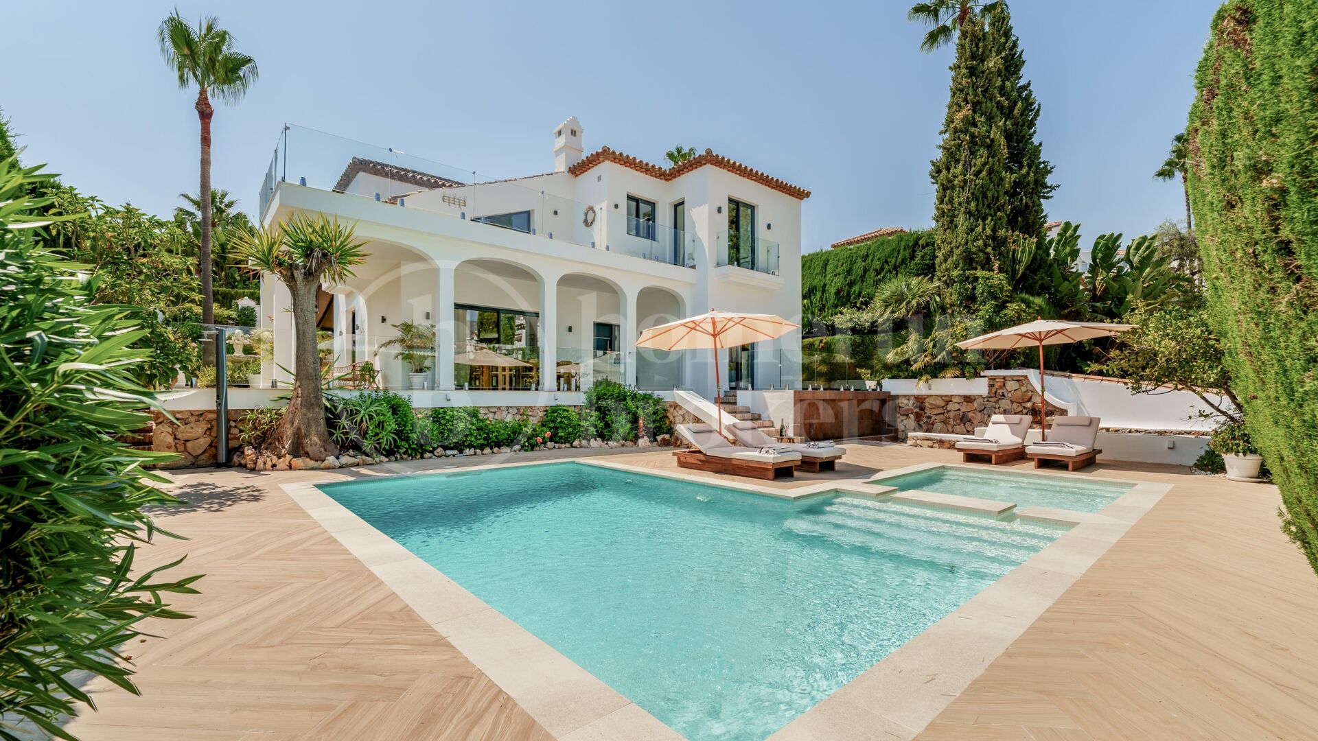 Villa Hibu – Renovated 4-Bedroom Andalusian Villa for Sale in Marbella Country Club