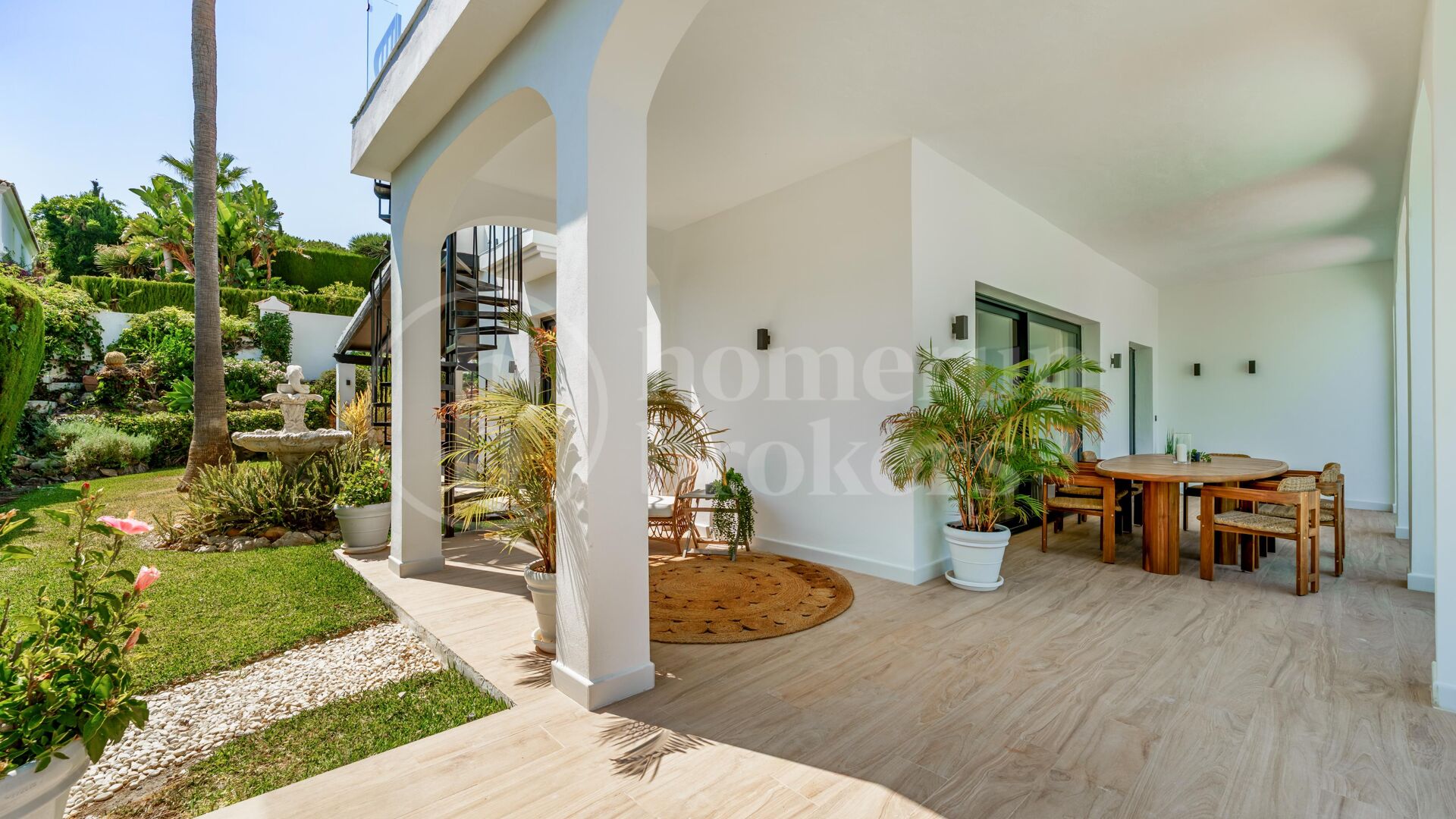 Villa Hibu – Renovated 4-Bedroom Andalusian Villa for Sale in Marbella Country Club