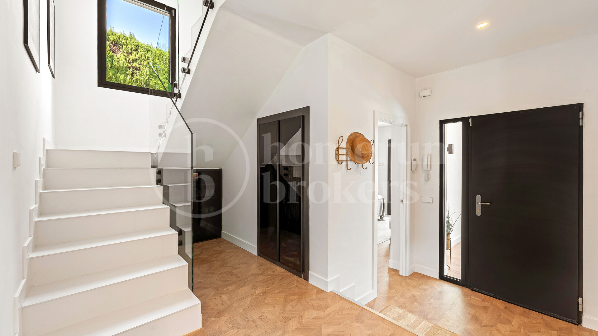 Villa Hibu – Renovated 4-Bedroom Andalusian Villa for Sale in Marbella Country Club