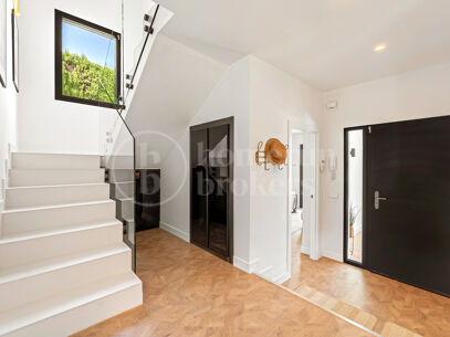 Villa Hibu – Renovated 4-Bedroom Andalusian Villa for Sale in Marbella Country Club