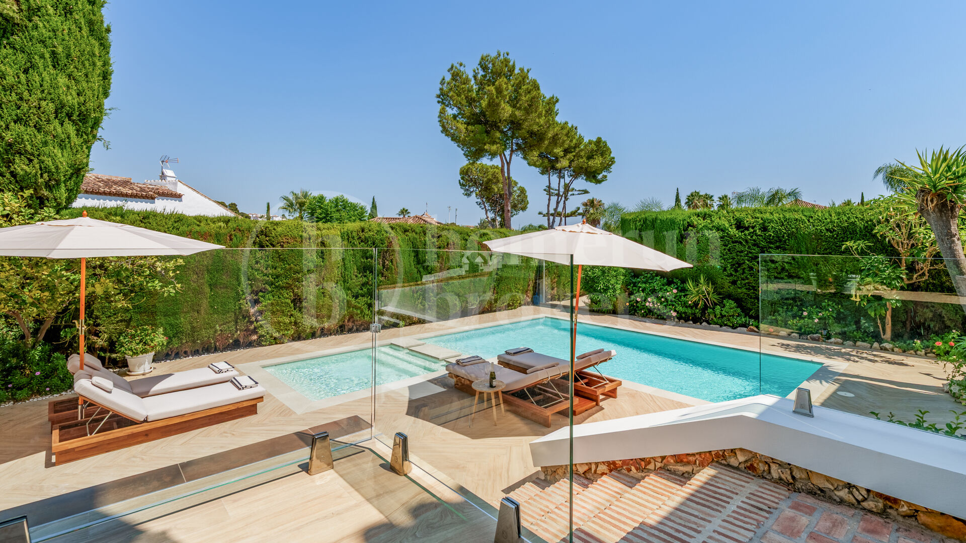 Villa Hibu – Renovated 4-Bedroom Andalusian Villa for Sale in Marbella Country Club