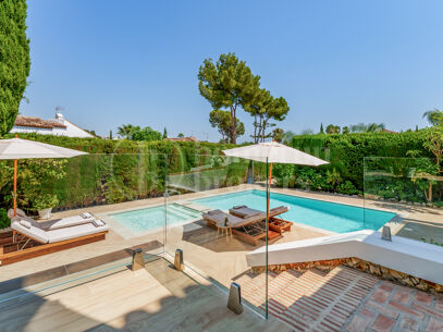 Villa Hibu – Renovated 4-Bedroom Andalusian Villa for Sale in Marbella Country Club