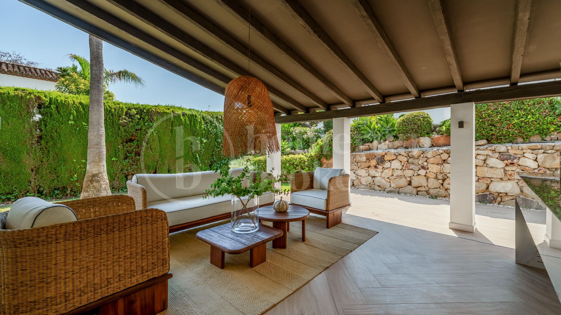 Villa Hibu – Renovated 4-Bedroom Andalusian Villa for Sale in Marbella Country Club