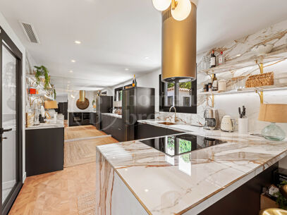Villa Hibu – Renovated 4-Bedroom Andalusian Villa for Sale in Marbella Country Club