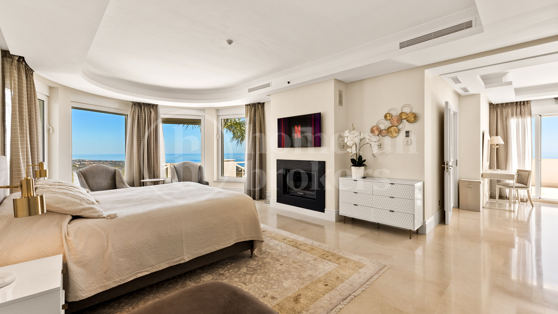 Villa Veranda – 6-Bedroom Luxury Villa with Panoramic Sea Views in Marbella East