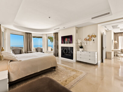 Villa Veranda – 6-Bedroom Luxury Villa with Panoramic Sea Views in Marbella East
