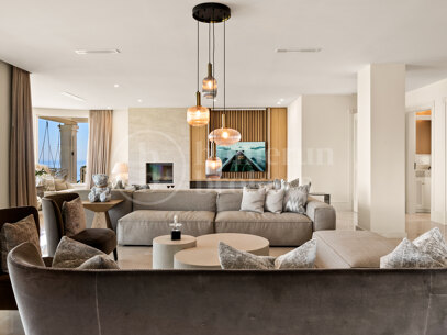 Villa Veranda – 6-Bedroom Luxury Villa with Panoramic Sea Views in Marbella East