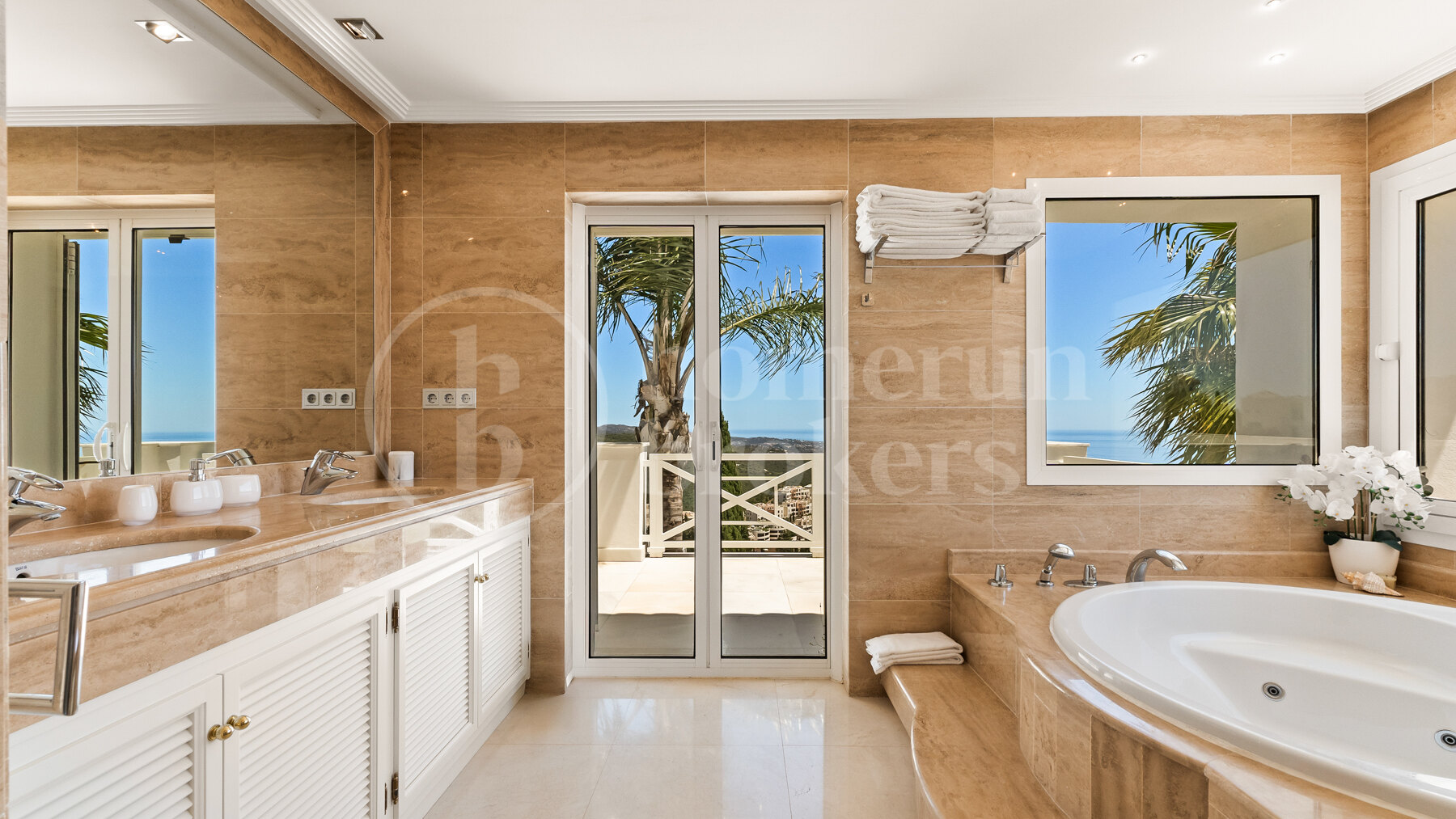 Villa Veranda – 6-Bedroom Luxury Villa with Panoramic Sea Views in Marbella East