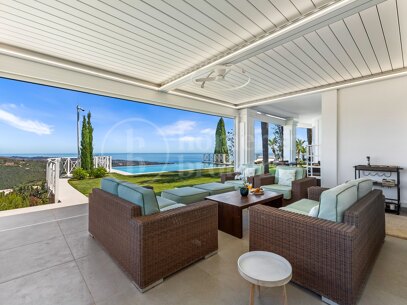 Villa Veranda – 6-Bedroom Luxury Villa with Panoramic Sea Views in Marbella East