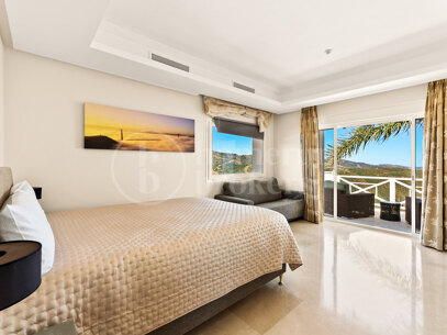 Villa Veranda – 6-Bedroom Luxury Villa with Panoramic Sea Views in Marbella East