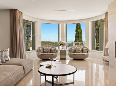 Villa Veranda – 6-Bedroom Luxury Villa with Panoramic Sea Views in Marbella East