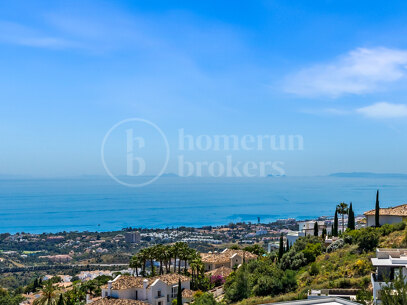 Villa Veranda – 6-Bedroom Luxury Villa with Panoramic Sea Views in Marbella East