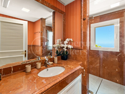 Villa Veranda – 6-Bedroom Luxury Villa with Panoramic Sea Views in Marbella East