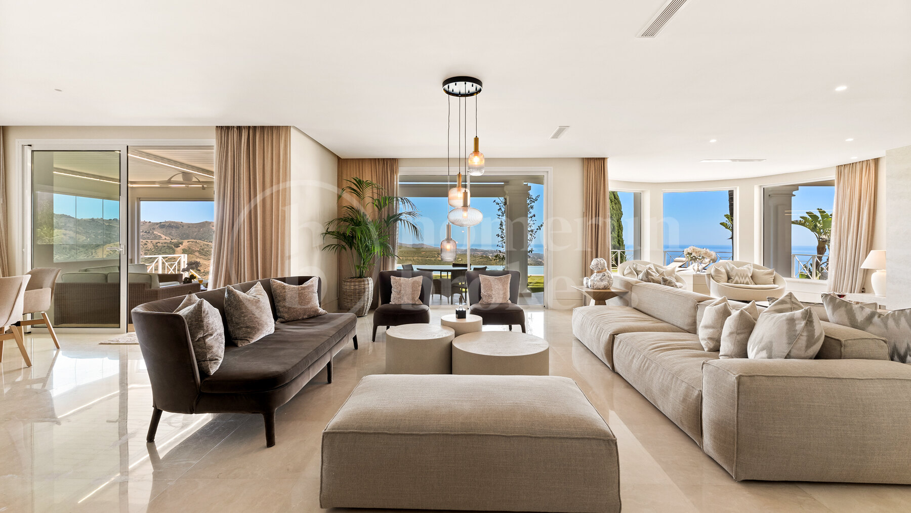 Villa Veranda – 6-Bedroom Luxury Villa with Panoramic Sea Views in Marbella East