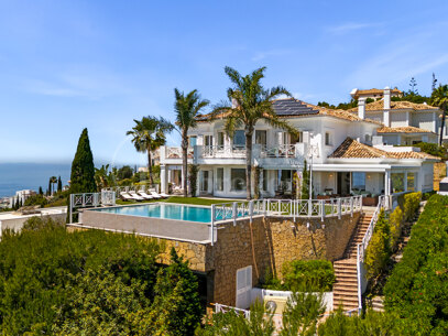 Villa Veranda – 6-Bedroom Luxury Villa with Panoramic Sea Views in Marbella East