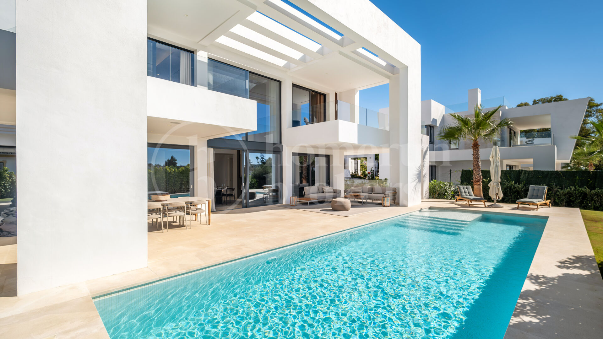 Casa Pedro, Lyxvilla till Salu i El Paraíso, Estepona