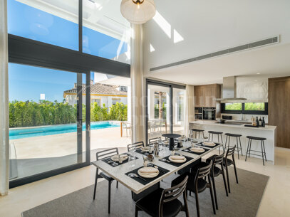 Casa Pedro – Contemporary 6-Bedroom Villa in El Paraíso, Estepona
