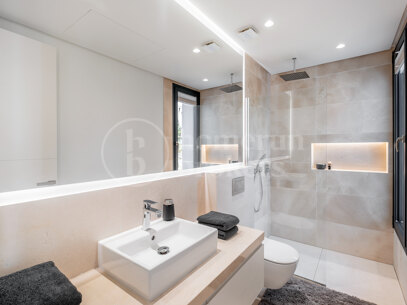 Casa Pedro – Contemporary 6-Bedroom Villa in El Paraíso, Estepona