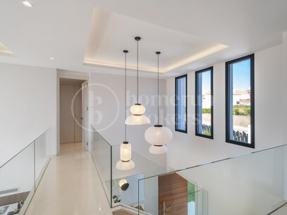 Casa Pedro – Contemporary 6-Bedroom Villa in El Paraíso, Estepona