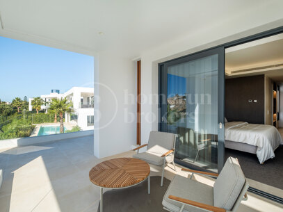 Casa Pedro – Contemporary 6-Bedroom Villa in El Paraíso, Estepona