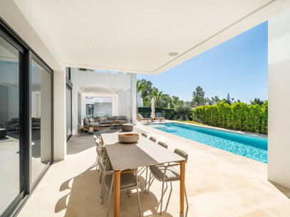 Casa Pedro – Contemporary 6-Bedroom Villa in El Paraíso, Estepona