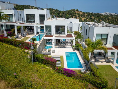 Villa Solmar - Semi-Detached Villa with Sea and Golf Views in Cabopino