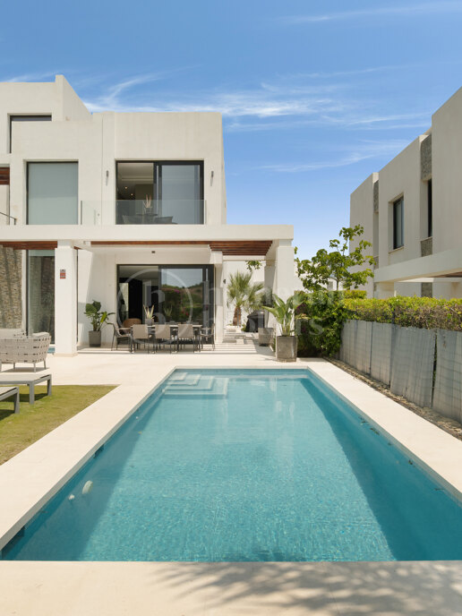 Villa Solmar - Semi-Detached Villa with Sea and Golf Views in Cabopino