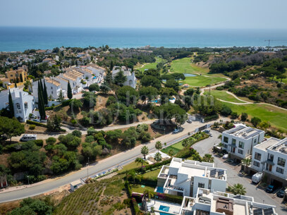 Villa Solmar - Semi-Detached Villa with Sea and Golf Views in Cabopino
